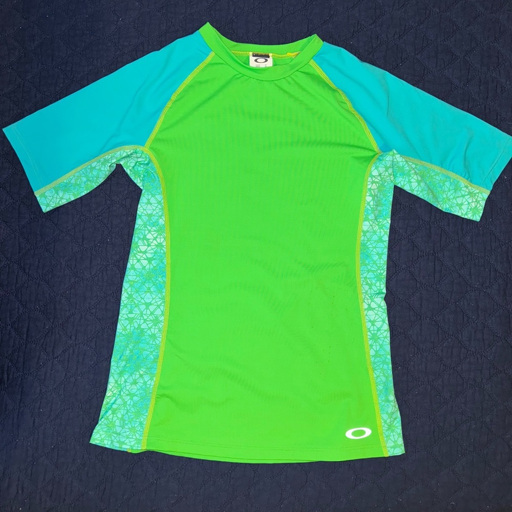 Oakley Rashguard - size small